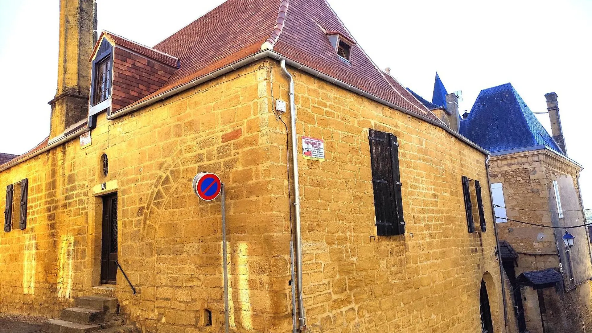 Demeure Du Xiiie-Xive S. Dans La Cite Medievale. Gourdon-en-quercy